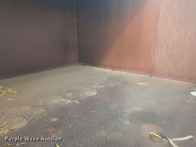 image for item EQ2416 1975 Ford F500 flatbed truck