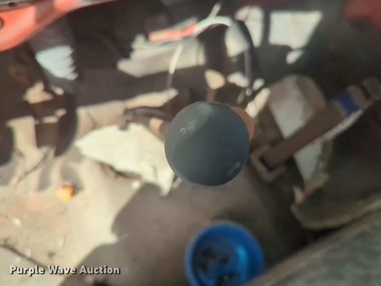 image for item EQ2416 1975 Ford F500 flatbed truck