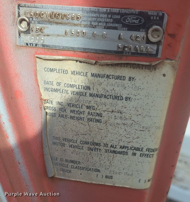 image for item EQ2416 1975 Ford F500 flatbed truck