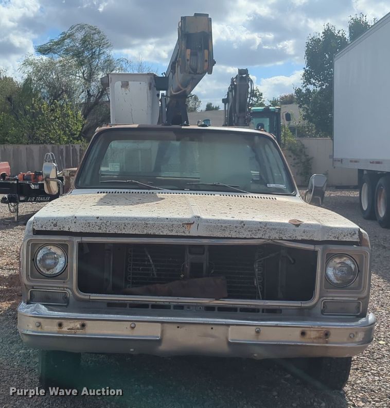 image for item EQ2424 1978 Chevrolet bucket truck