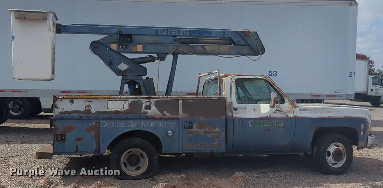 image for item EQ2424 1978 Chevrolet bucket truck
