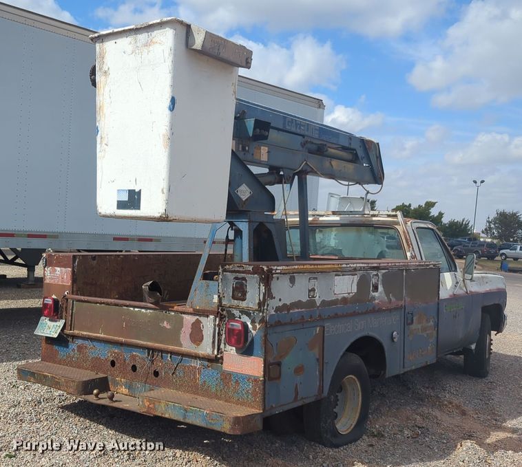 image for item EQ2424 1978 Chevrolet bucket truck