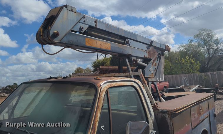 image for item EQ2424 1978 Chevrolet bucket truck