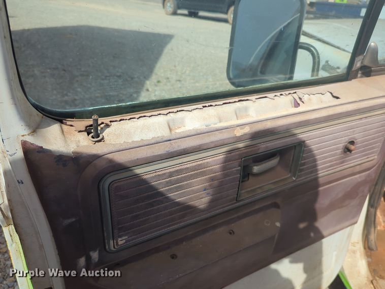 image for item EQ2424 1978 Chevrolet bucket truck