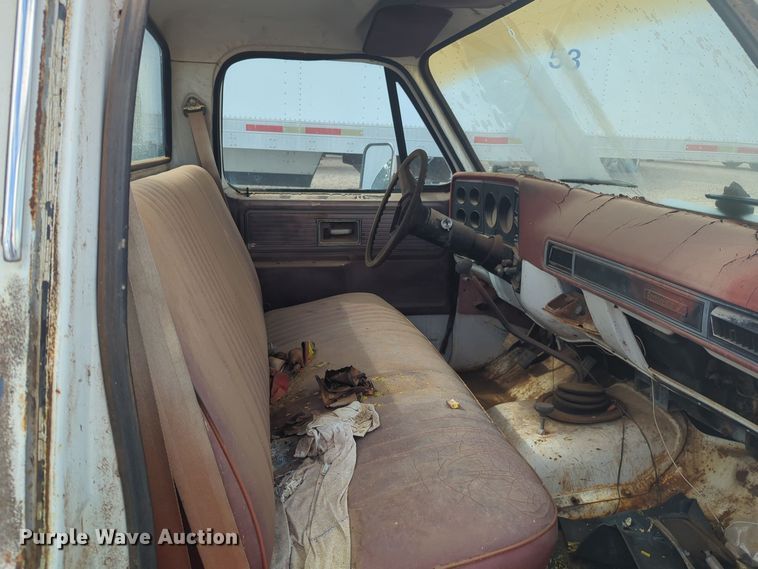 image for item EQ2424 1978 Chevrolet bucket truck