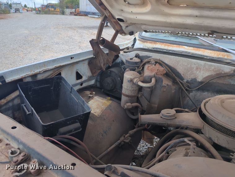 image for item EQ2424 1978 Chevrolet bucket truck