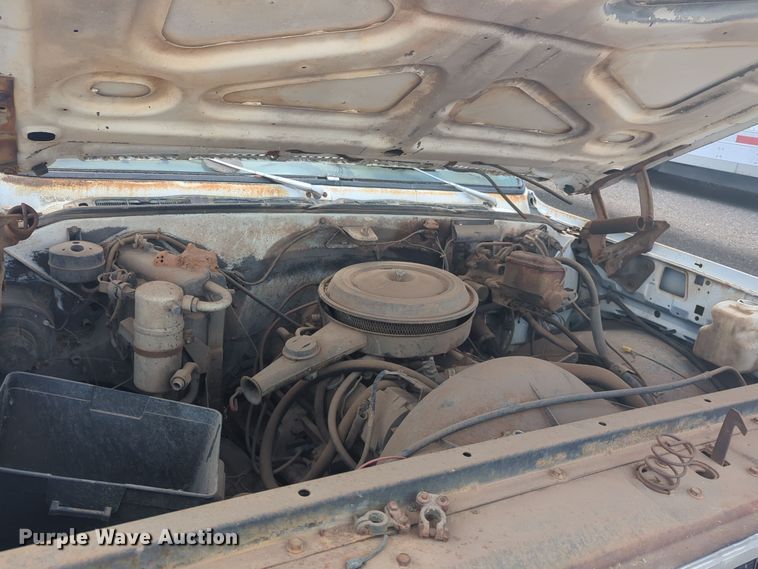 image for item EQ2424 1978 Chevrolet bucket truck