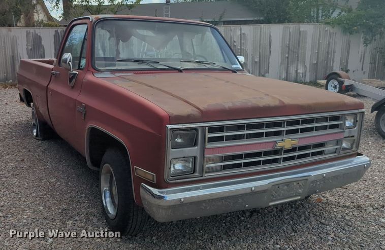 image for item EQ2425 1986 Chevrolet C10 pickup truck