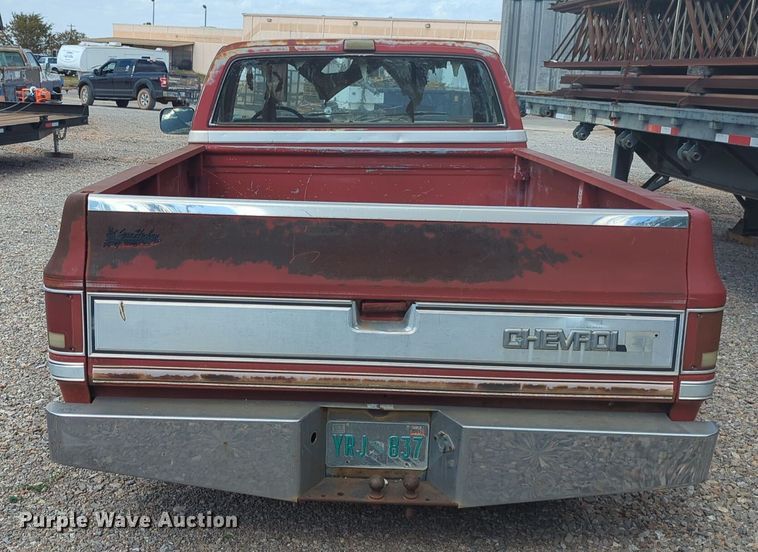 image for item EQ2425 1986 Chevrolet C10 pickup truck