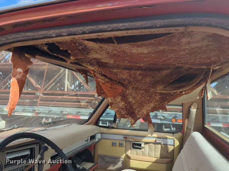 image for item EQ2425 1986 Chevrolet C10 pickup truck