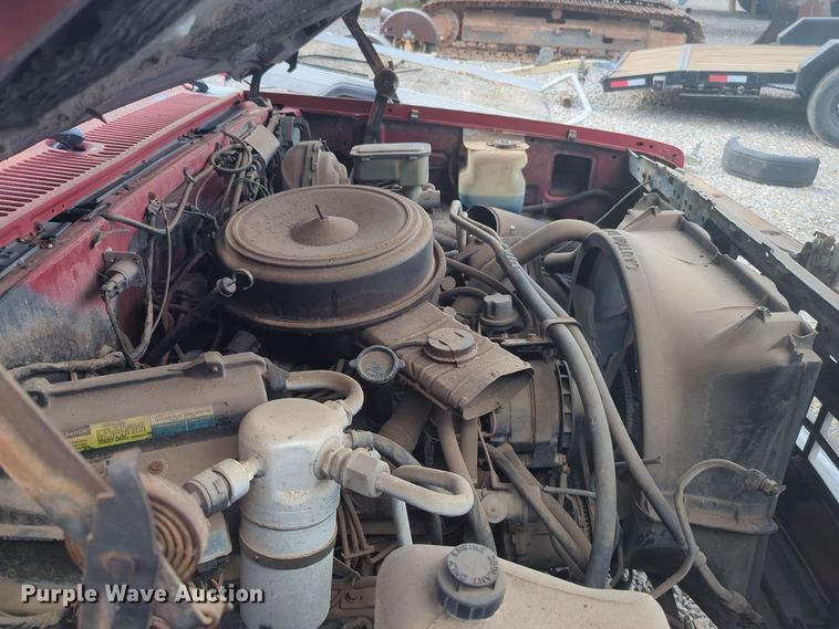 image for item EQ2425 1986 Chevrolet C10 pickup truck