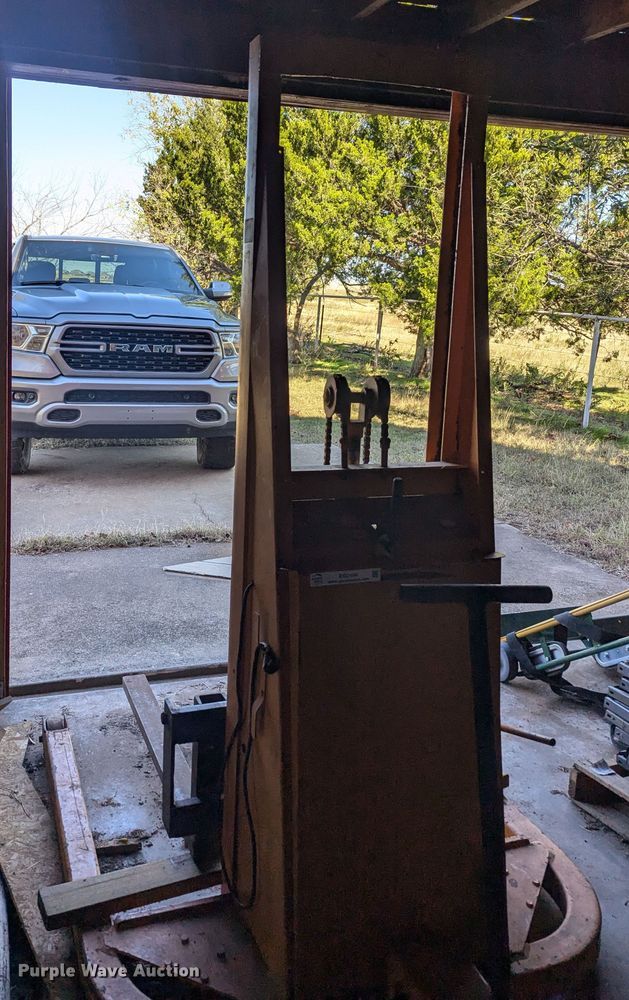 image for item EQ2494 Presto Lift pallet jack