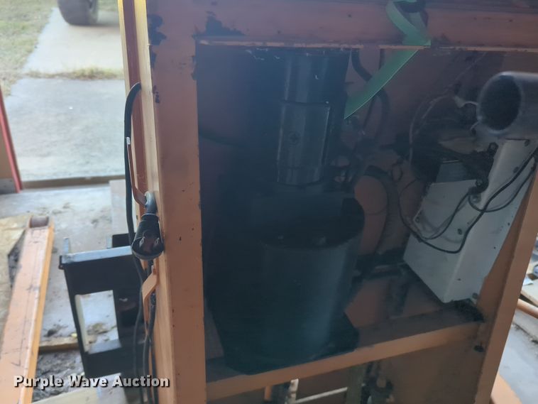 image for item EQ2494 Presto Lift pallet jack