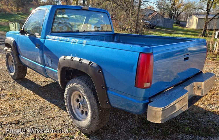 image for item EQ3572 1992 Chevrolet  K1500 pickup truck