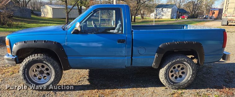 image for item EQ3572 1992 Chevrolet  K1500 pickup truck
