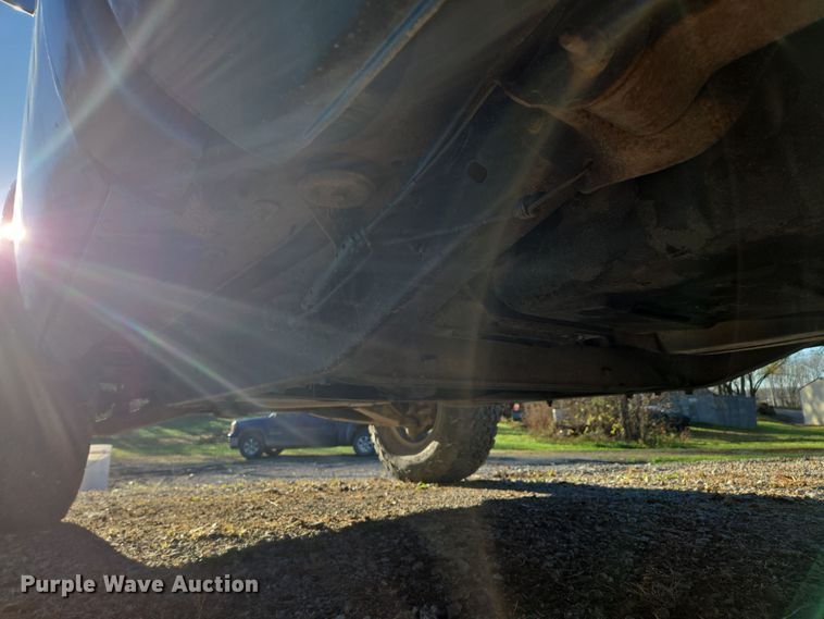 image for item EQ3572 1992 Chevrolet  K1500 pickup truck