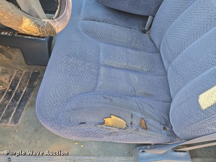 image for item EQ3572 1992 Chevrolet  K1500 pickup truck