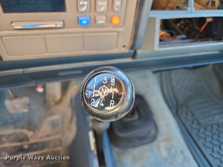 image for item EQ3572 1992 Chevrolet  K1500 pickup truck