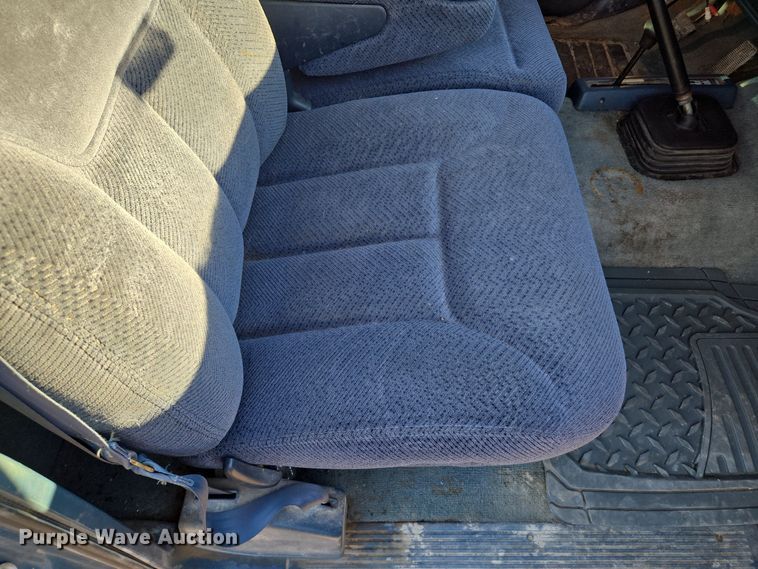 image for item EQ3572 1992 Chevrolet  K1500 pickup truck