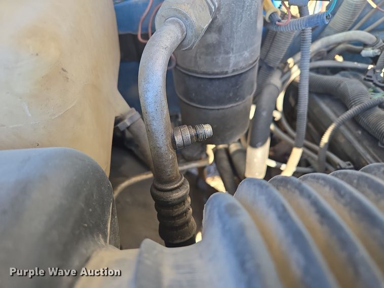 image for item EQ3572 1992 Chevrolet  K1500 pickup truck