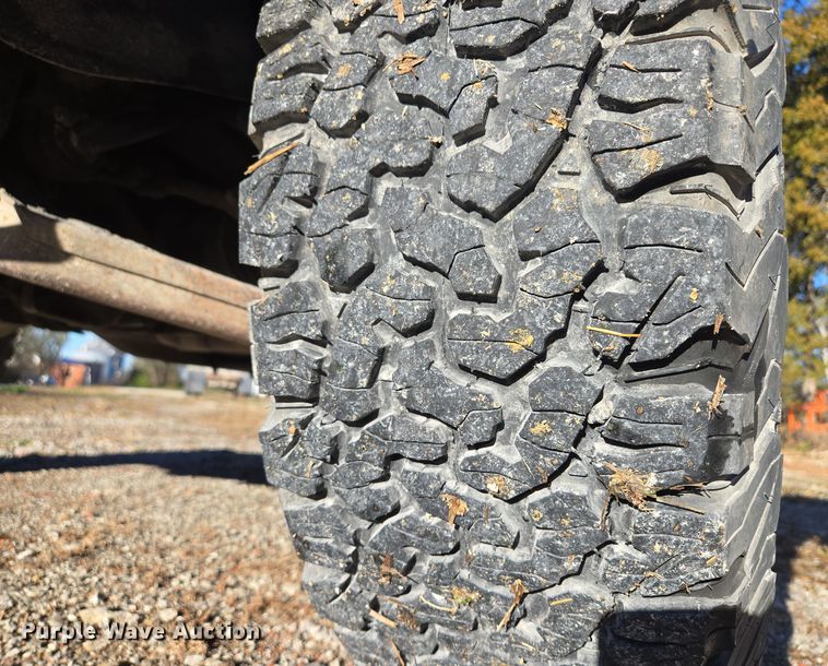 image for item EQ3572 1992 Chevrolet  K1500 pickup truck