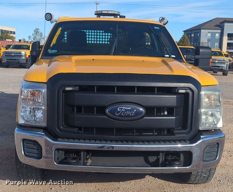 image for item ER4503 2016 Ford F350 Super Duty utility bed pickup truck