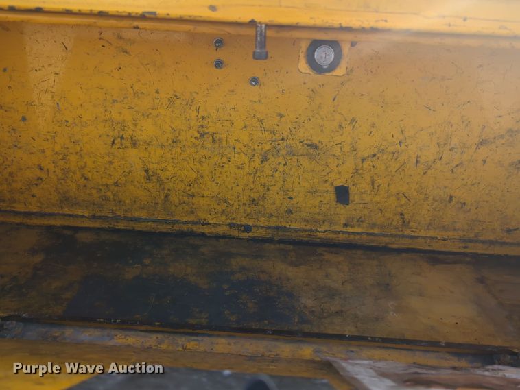 image for item ER4503 2016 Ford F350 Super Duty utility bed pickup truck