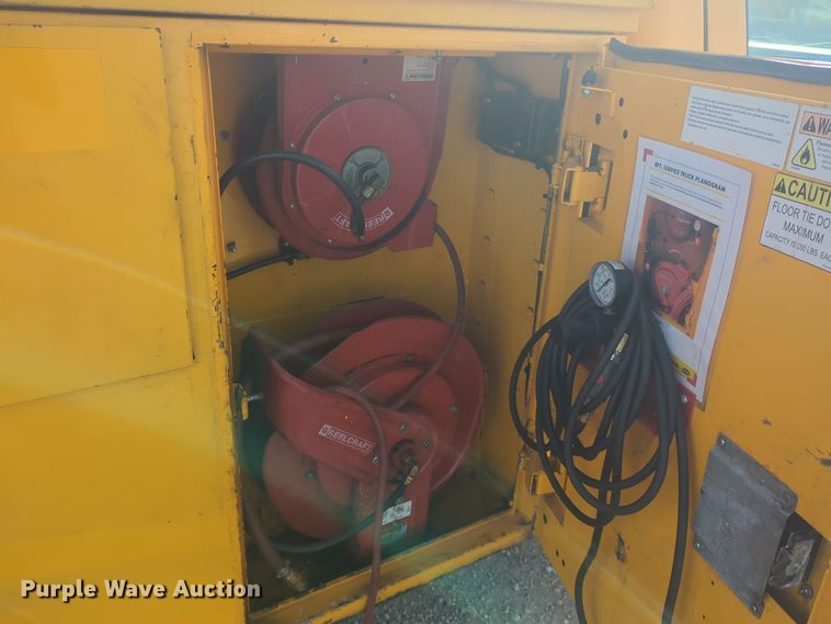 image for item ER4503 2016 Ford F350 Super Duty utility bed pickup truck