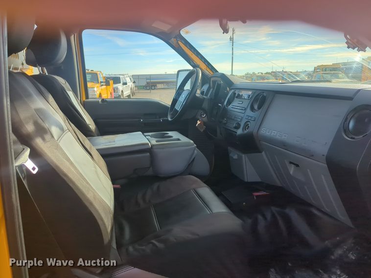 image for item ER4503 2016 Ford F350 Super Duty utility bed pickup truck