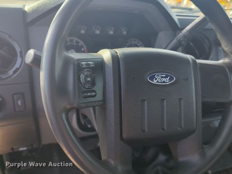 image for item ER4503 2016 Ford F350 Super Duty utility bed pickup truck