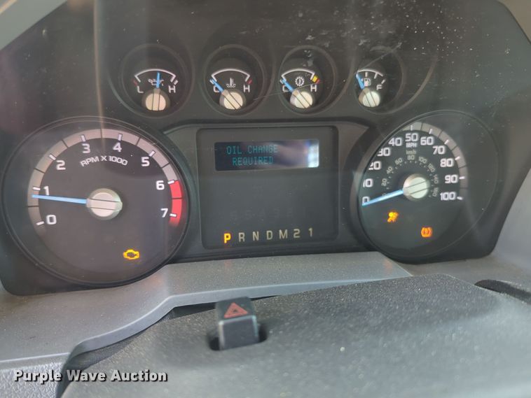 image for item ER4503 2016 Ford F350 Super Duty utility bed pickup truck