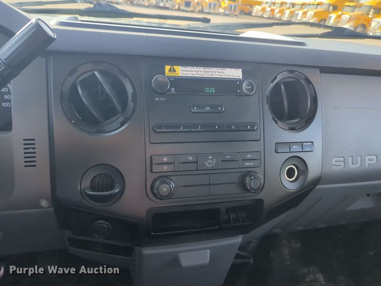 image for item ER4503 2016 Ford F350 Super Duty utility bed pickup truck