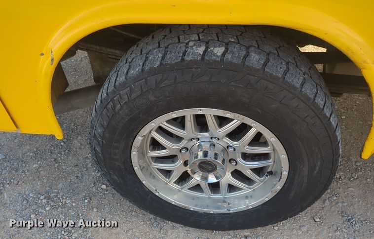 image for item ER4503 2016 Ford F350 Super Duty utility bed pickup truck