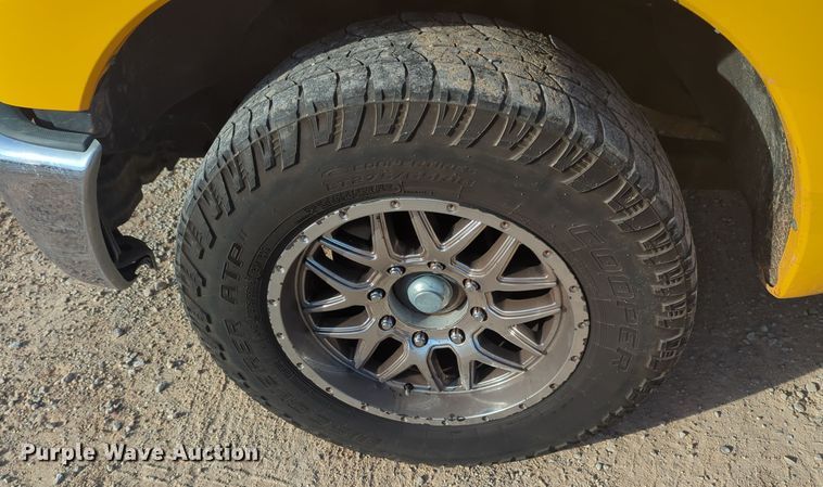 image for item ER4503 2016 Ford F350 Super Duty utility bed pickup truck