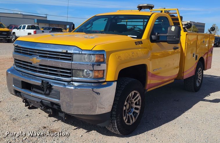 image for item ER4504 2015 Chevrolet Silverado 3500HD utility bed pickup truck