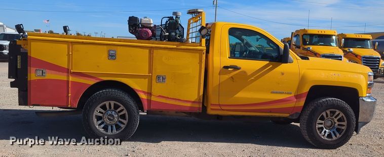 image for item ER4504 2015 Chevrolet Silverado 3500HD utility bed pickup truck