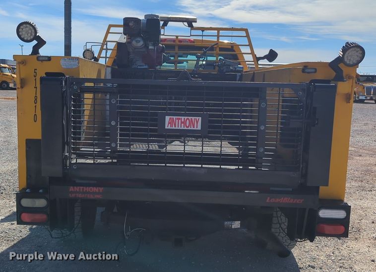 image for item ER4504 2015 Chevrolet Silverado 3500HD utility bed pickup truck