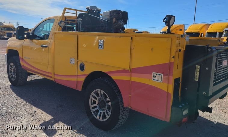 image for item ER4504 2015 Chevrolet Silverado 3500HD utility bed pickup truck