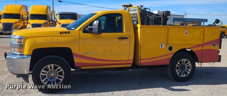 image for item ER4504 2015 Chevrolet Silverado 3500HD utility bed pickup truck