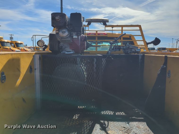 image for item ER4504 2015 Chevrolet Silverado 3500HD utility bed pickup truck