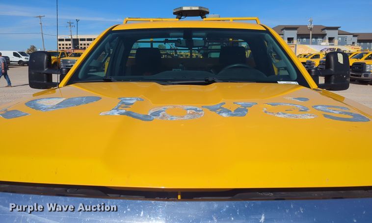 image for item ER4504 2015 Chevrolet Silverado 3500HD utility bed pickup truck