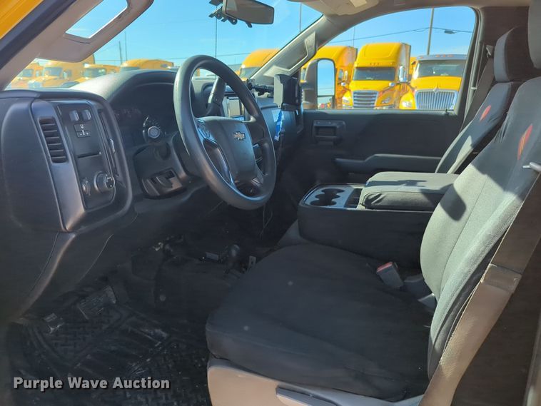 image for item ER4504 2015 Chevrolet Silverado 3500HD utility bed pickup truck