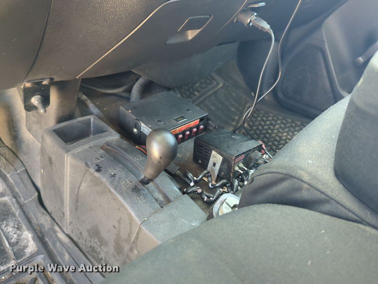 image for item ER4504 2015 Chevrolet Silverado 3500HD utility bed pickup truck