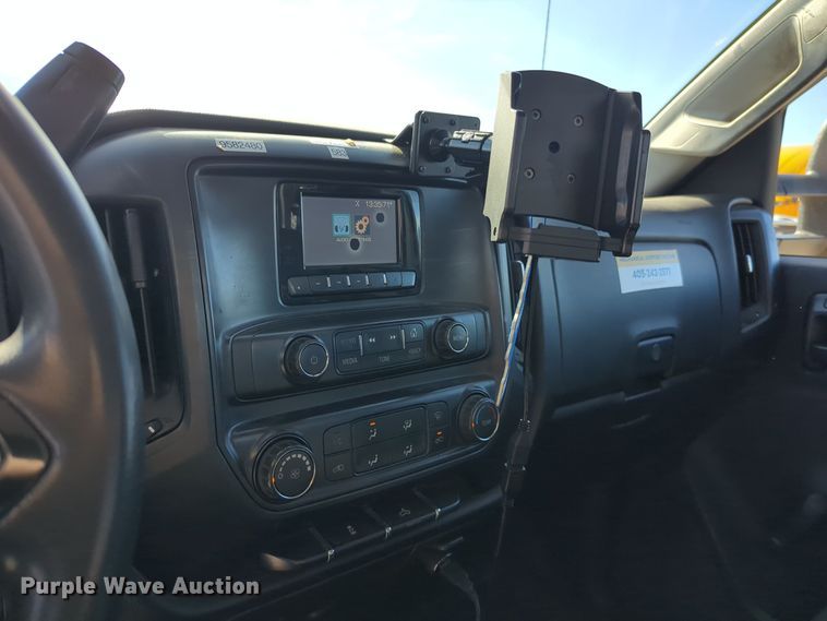 image for item ER4504 2015 Chevrolet Silverado 3500HD utility bed pickup truck