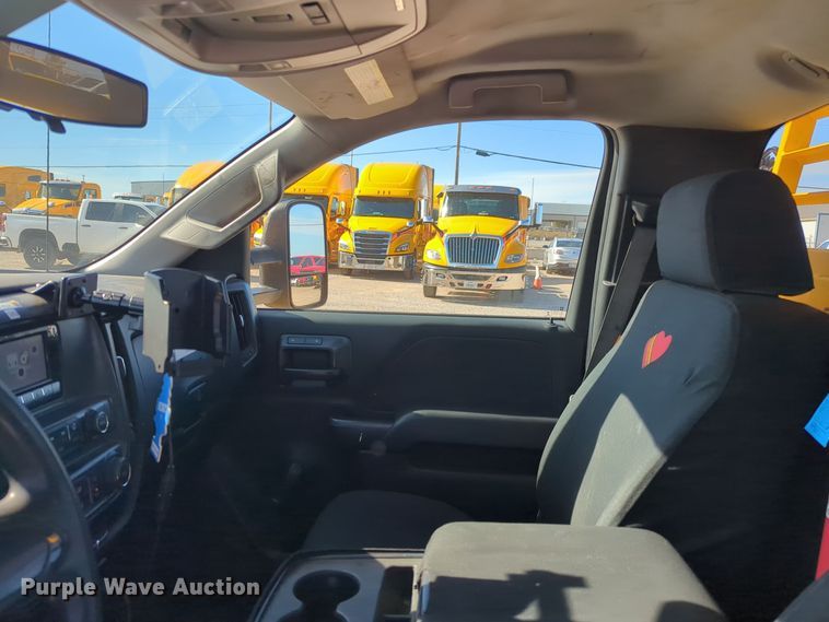 image for item ER4504 2015 Chevrolet Silverado 3500HD utility bed pickup truck