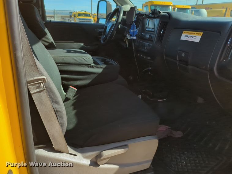 image for item ER4504 2015 Chevrolet Silverado 3500HD utility bed pickup truck