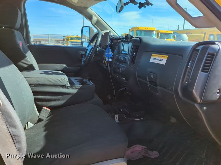 image for item ER4504 2015 Chevrolet Silverado 3500HD utility bed pickup truck