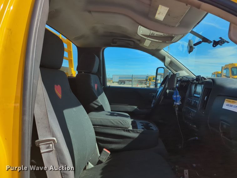 image for item ER4504 2015 Chevrolet Silverado 3500HD utility bed pickup truck