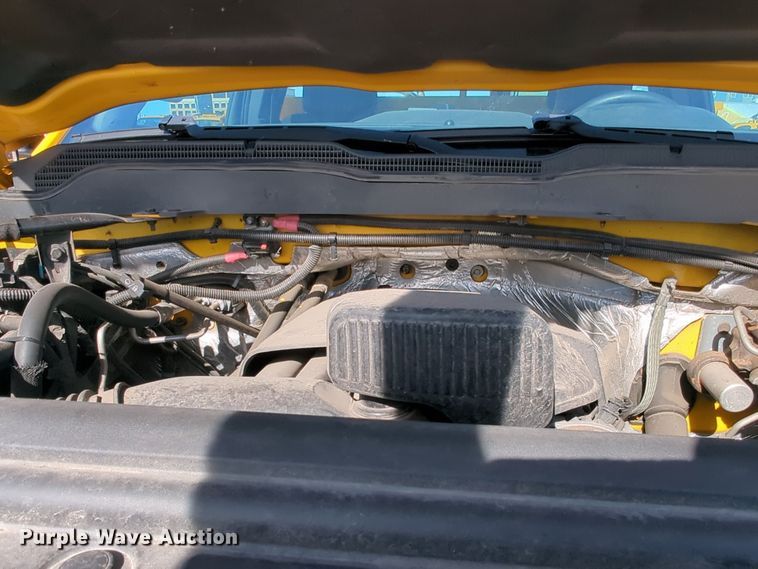 image for item ER4504 2015 Chevrolet Silverado 3500HD utility bed pickup truck