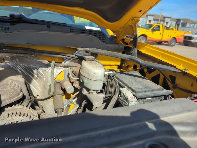 image for item ER4504 2015 Chevrolet Silverado 3500HD utility bed pickup truck